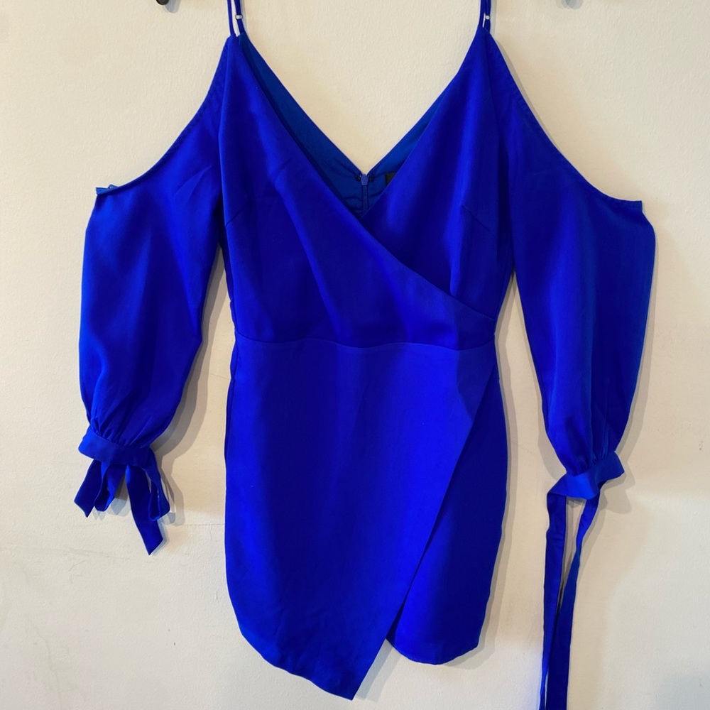 Adelyn Rae electric blue cold shoulder drape dress size S